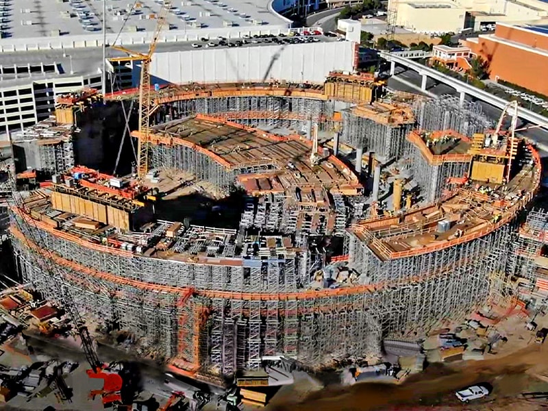 Mammoth crane aids in MSG Sphere erection work - Coliseum