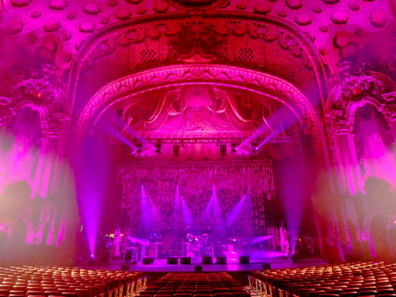 Звучание оперы. Театр Лос Анджелес Бродвей. Гранд опера Хаус. Опера звук. Phantom of the Auditorium.