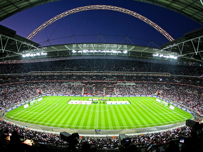Alcohol to return to English stadiums