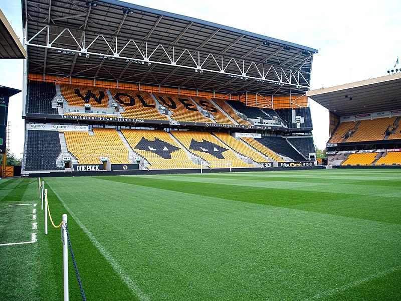 Wolverhampton Wanderers stand remains closed