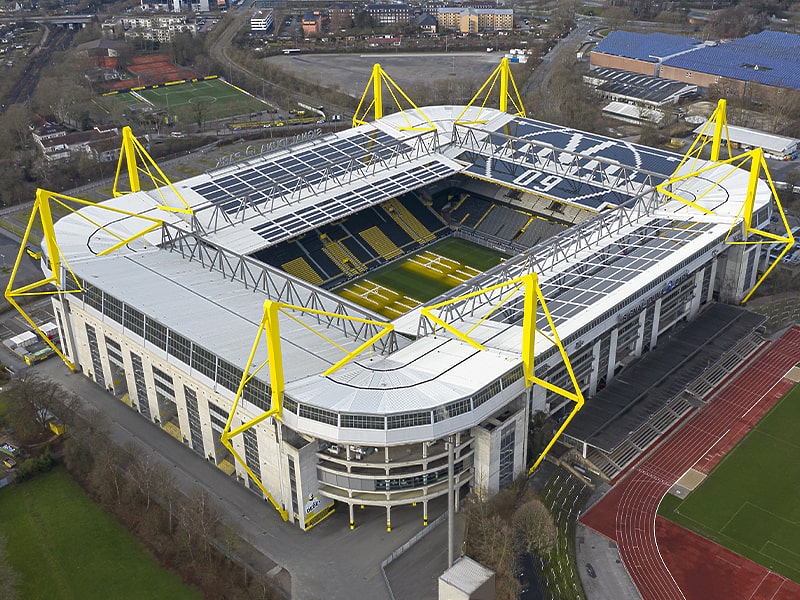 SIGNAL Dortmund bonhomie on -