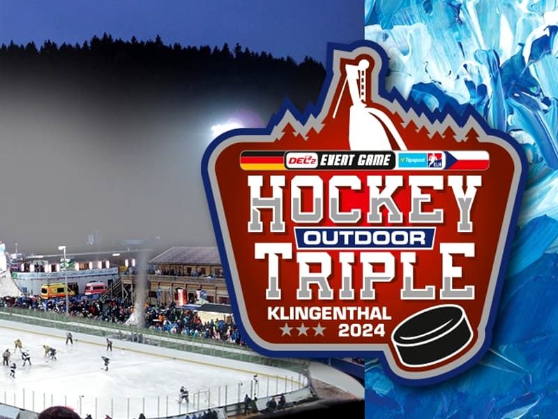 Ice hockey spectacle at ski sloop stadium