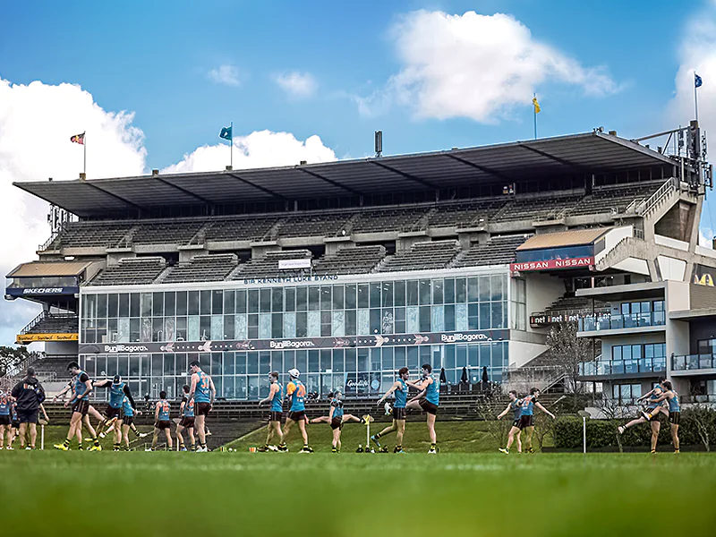 AFL acquire Waverley Park stadium