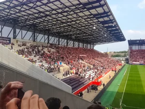 Stadium in Essen Germany should be expanded
