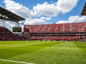 Rogers Communications takes full ownership of Maple Leaf Sports & Entertainment (MLSE) 