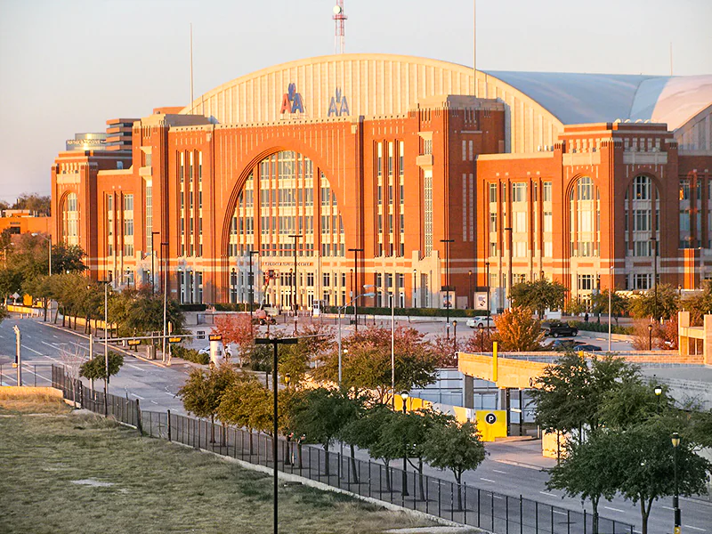 The Dallas Mavericks and Dallas Stars have settled their American Airlines Center legal disagreement